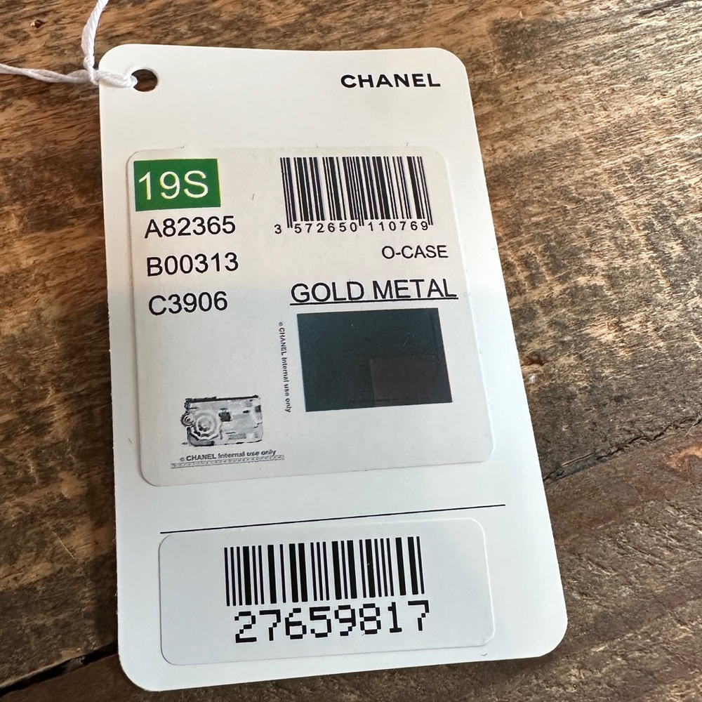 CHANEL Caviar Quilted O-Case - Picture 10 of 10